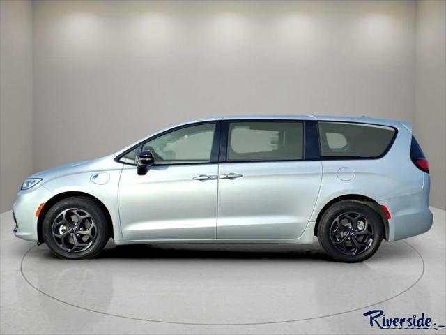 2023 Chrysler Pacifica Hybrid Limited