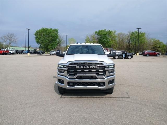 2026 RAM Ram 3500 RAM 3500 TRADESMAN CREW CAB 4X4 8 BOX