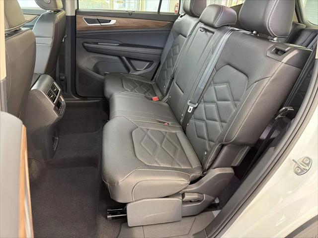 2026 Volkswagen Atlas SE with Technology