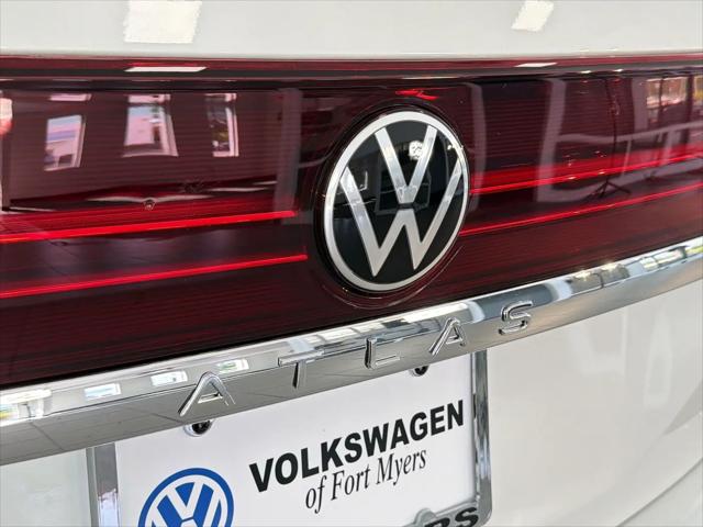 2026 Volkswagen Atlas SE with Technology