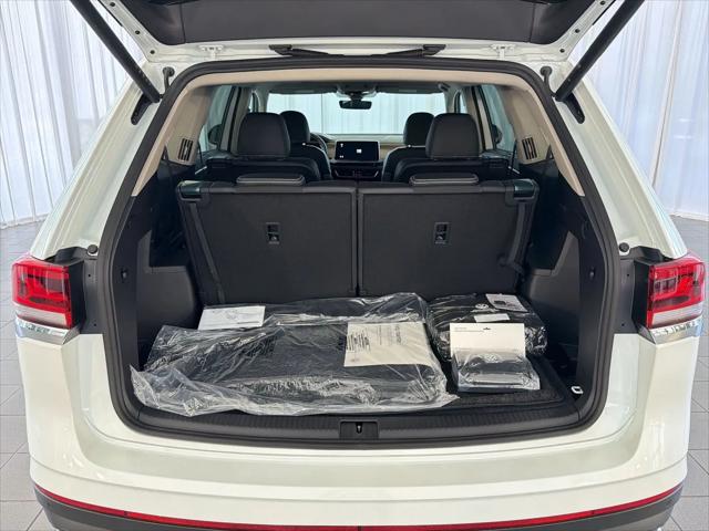 2026 Volkswagen Atlas SE with Technology