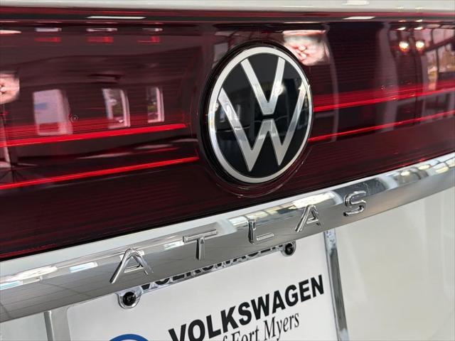 2026 Volkswagen Atlas SE with Technology