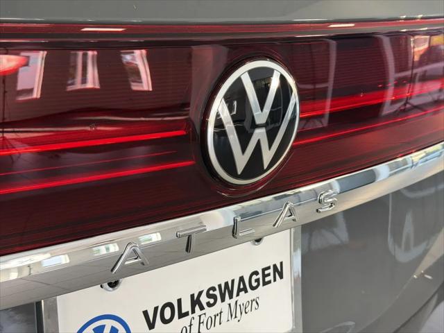 2026 Volkswagen Atlas SE with Technology