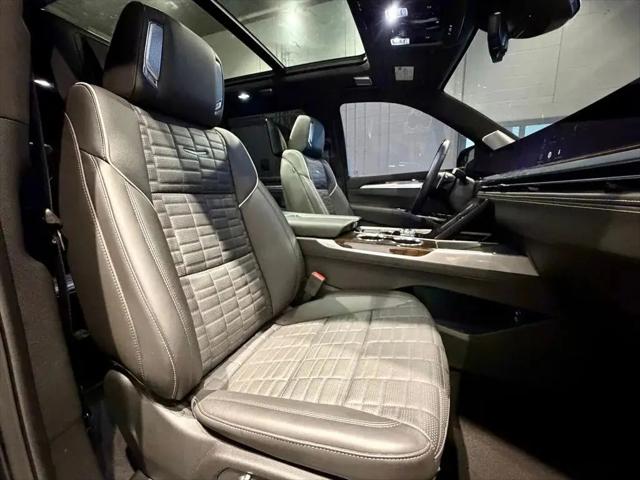 2025 Cadillac Escalade ESV Sport Platinum
