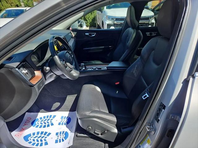 2023 Volvo XC60 B5 Plus Bright Theme