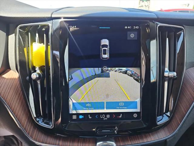 2023 Volvo XC60 B5 Plus Bright Theme