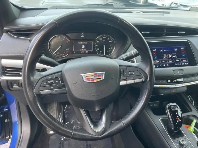 2022 Cadillac XT4 AWD Premium Luxury