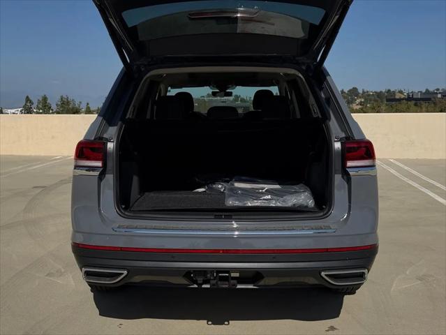 2026 Volkswagen Atlas SE with Technology