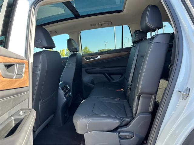 2026 Volkswagen Atlas SE with Technology