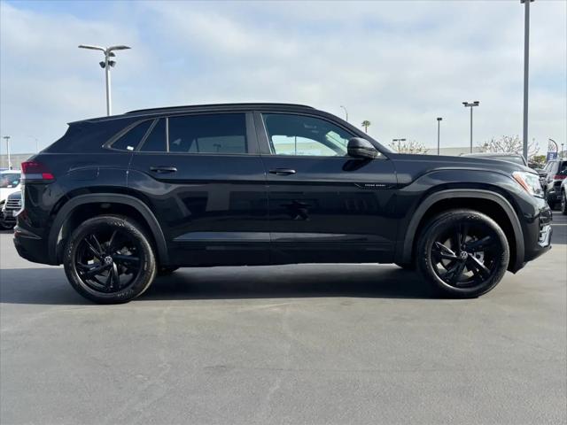 2026 Volkswagen Atlas Cross Sport SEL R-Line Black