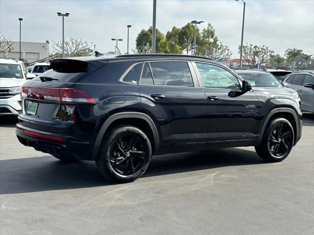 2026 Volkswagen Atlas Cross Sport SEL R-Line Black
