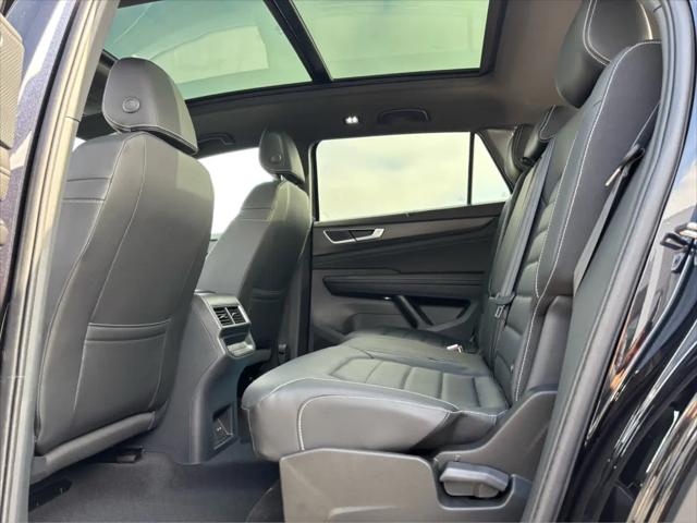 2026 Volkswagen Atlas Cross Sport SEL R-Line Black