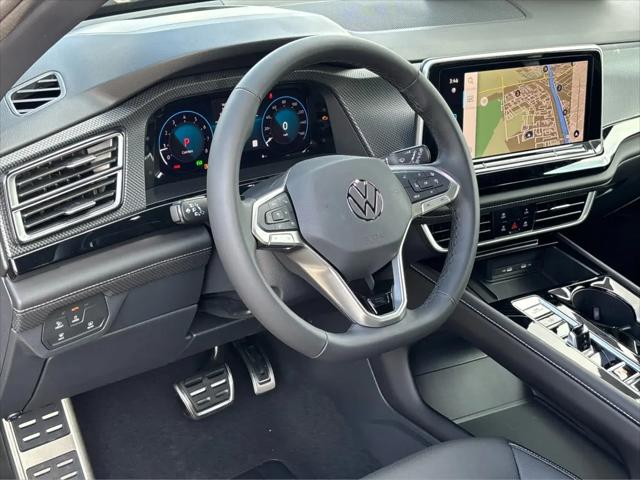 2026 Volkswagen Atlas Cross Sport SEL R-Line Black