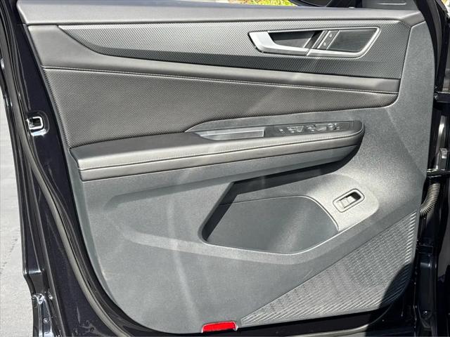 2026 Volkswagen Atlas Cross Sport SEL R-Line Black
