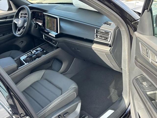2026 Volkswagen Atlas Cross Sport SEL R-Line Black