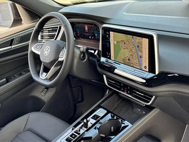 2026 Volkswagen Atlas Cross Sport SEL R-Line Black