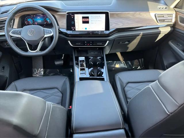 2026 Volkswagen Atlas SE with Technology