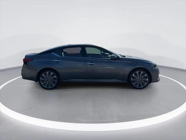 2024 Nissan Altima SL FWD