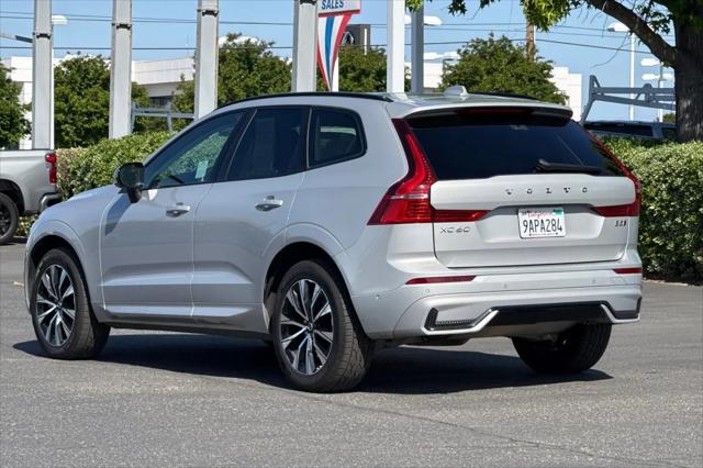 2023 Volvo XC60 B5 Plus Dark Theme