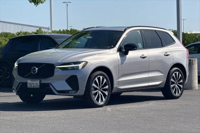 2023 Volvo XC60 B5 Plus Dark Theme