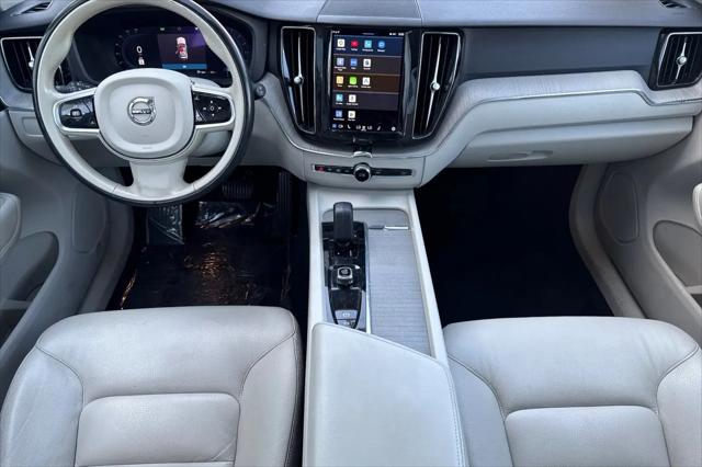 2023 Volvo XC60 B5 Plus Dark Theme