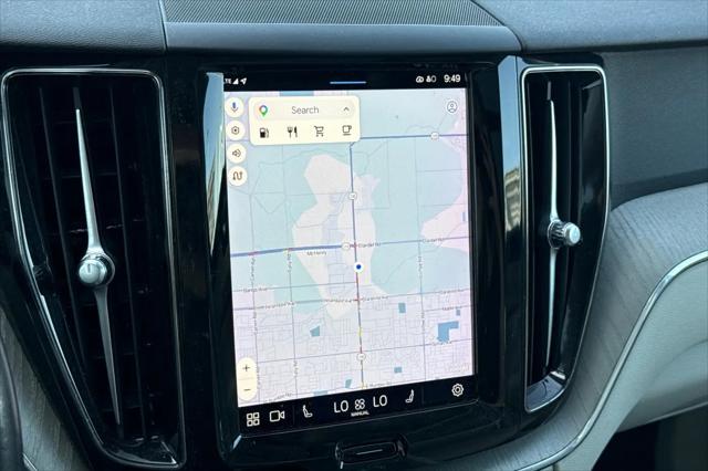 2023 Volvo XC60 B5 Plus Dark Theme