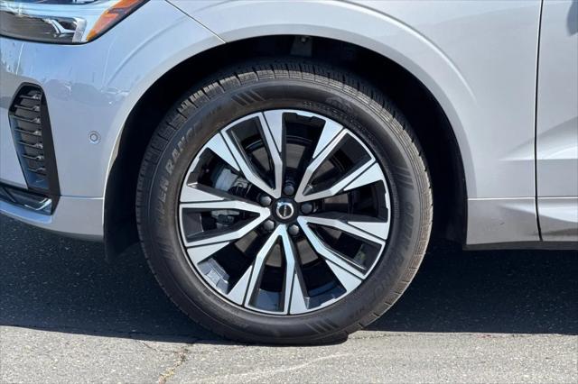 2023 Volvo XC60 B5 Plus Dark Theme