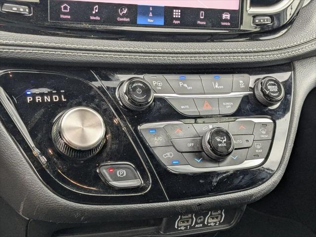 2024 Chrysler Pacifica Hybrid S Appearance Pkg