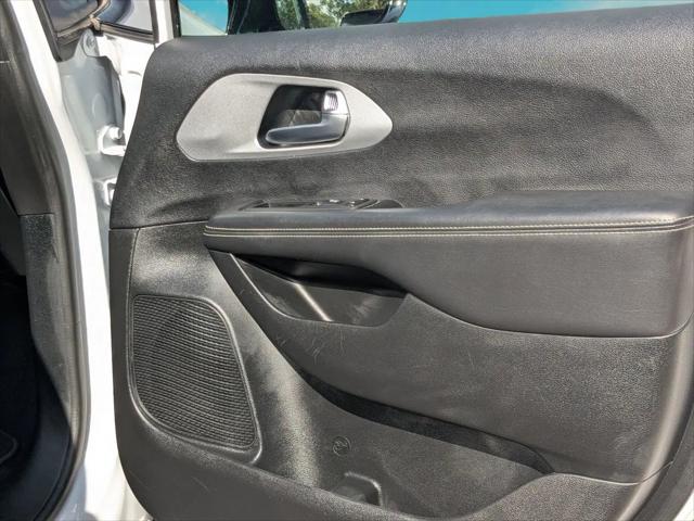 2024 Chrysler Pacifica Hybrid S Appearance Pkg