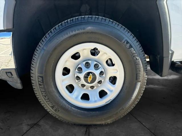 2025 Chevrolet Silverado 3500HD 4WD Crew Cab Long Bed Work Truck