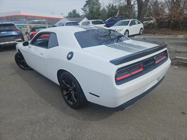 2018 Dodge Challenger SXT Plus