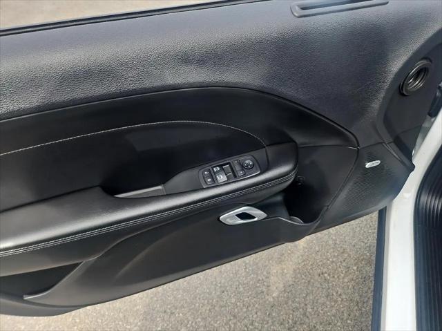2018 Dodge Challenger SXT Plus
