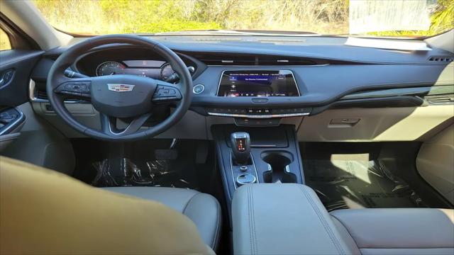 2019 Cadillac XT4 Premium Luxury