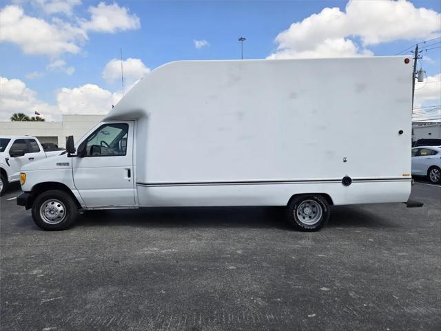 2003 Ford E-350 Cutaway E-350