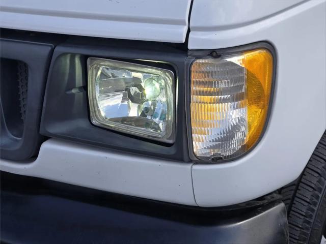 2003 Ford E-350 Cutaway E-350