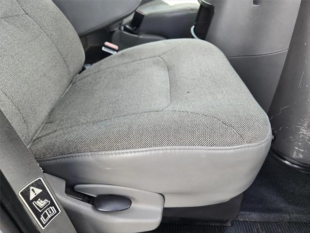 2003 Ford E-350 Cutaway E-350
