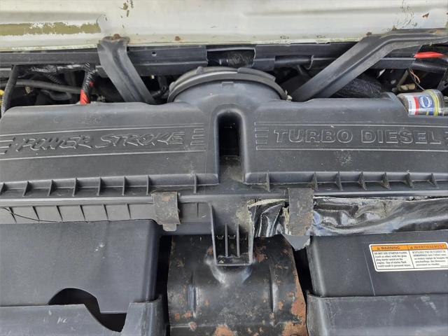 2003 Ford E-350 Cutaway E-350