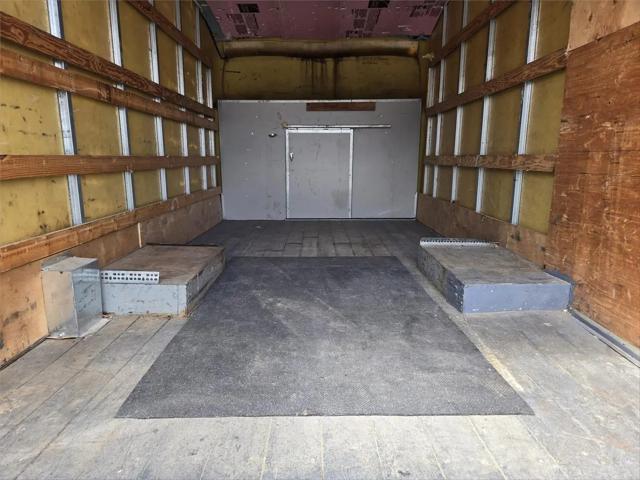 2003 Ford E-350 Cutaway E-350