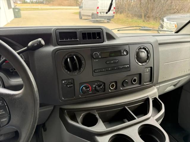 2012 Ford E-350 Cutaway E-350