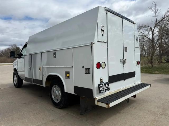 2012 Ford E-350 Cutaway E-350