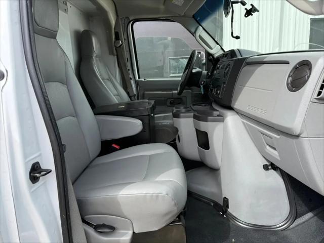 2012 Ford E-350 Cutaway E-350