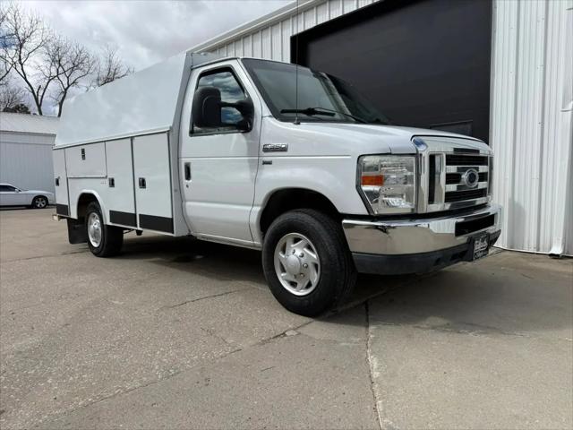 2012 Ford E-350 Cutaway E-350