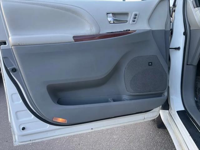 2014 Toyota Sienna XLE 7 Passenger