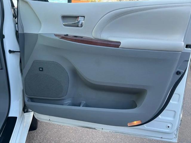 2014 Toyota Sienna XLE 7 Passenger