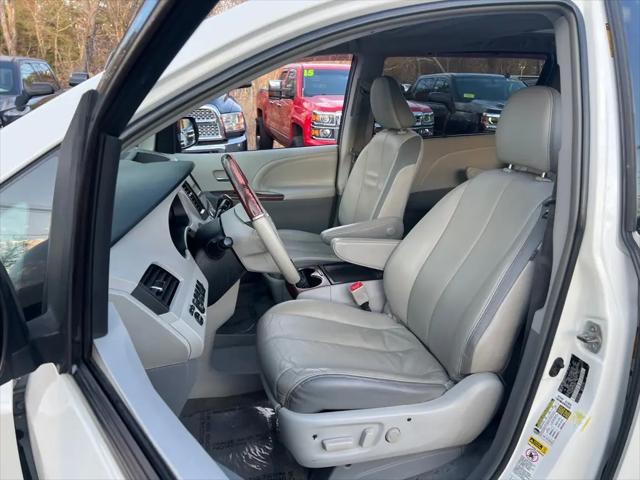 2014 Toyota Sienna XLE 7 Passenger