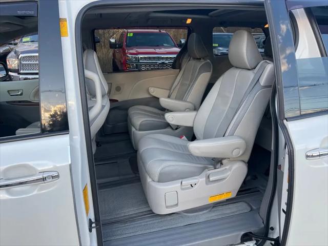 2014 Toyota Sienna XLE 7 Passenger