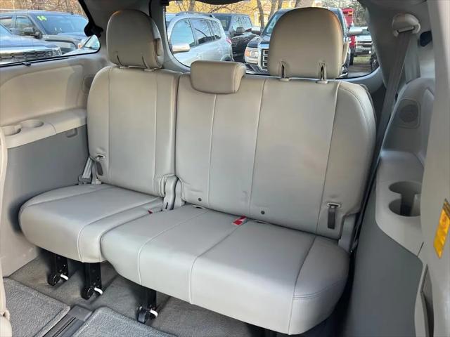 2014 Toyota Sienna XLE 7 Passenger