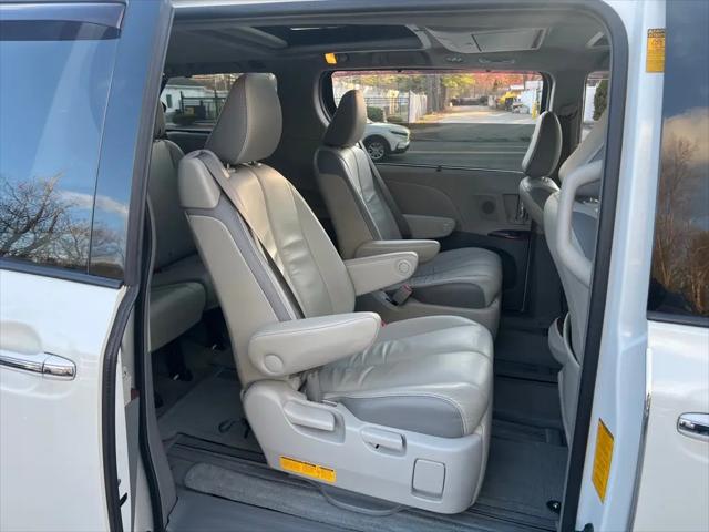 2014 Toyota Sienna XLE 7 Passenger