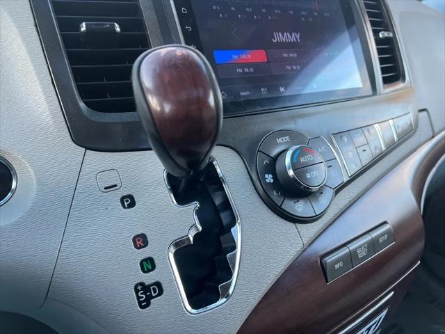 2014 Toyota Sienna XLE 7 Passenger