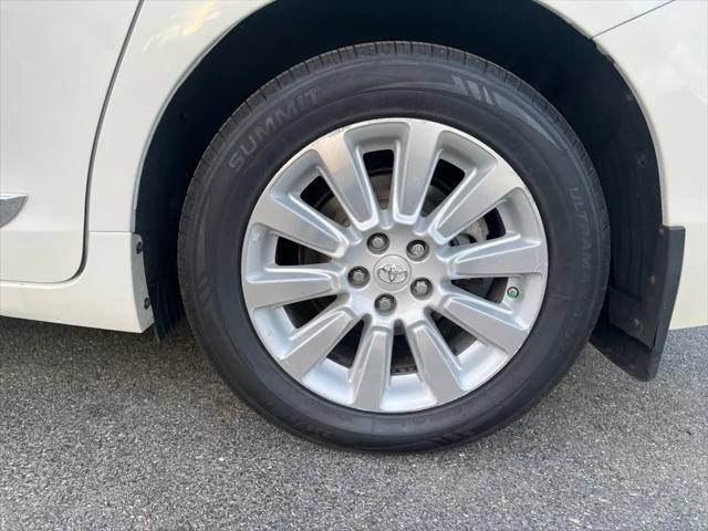 2014 Toyota Sienna XLE 7 Passenger